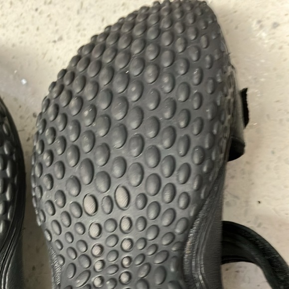 Teva waterproof black leather sandals With two size adjustments. Size 7. - Picture 11 of 12